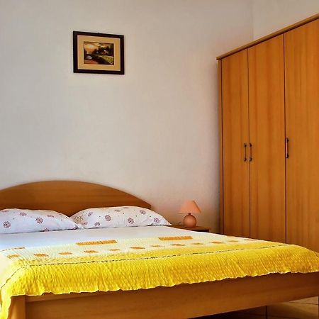 Apartments Iko Omiš Esterno foto