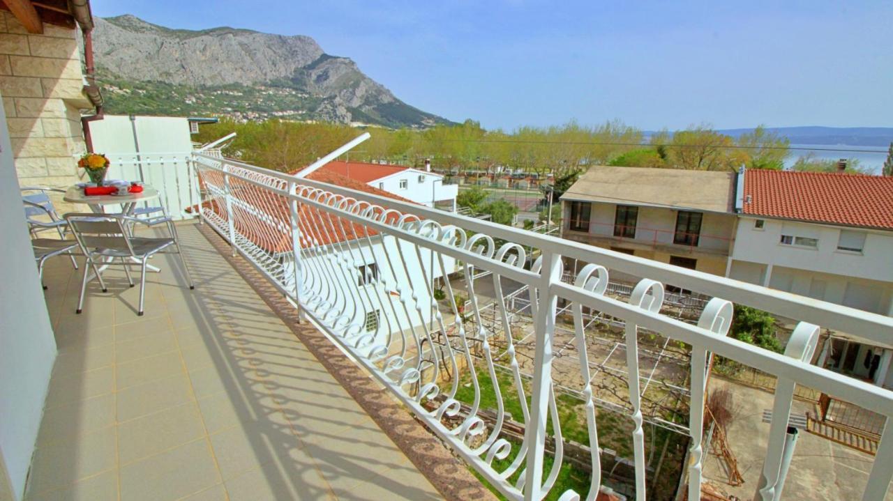 Apartments Iko Omiš Esterno foto