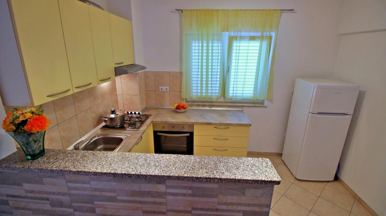 Apartments Iko Omiš Esterno foto